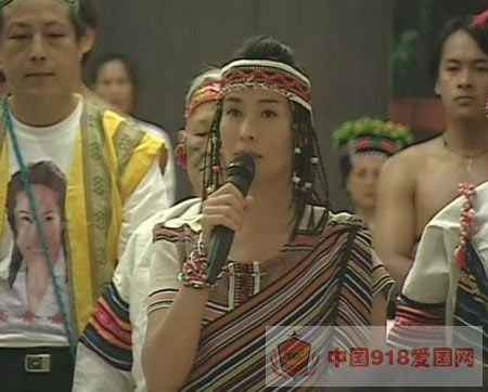 组图：高金素梅率队突袭靖国神社现场直击